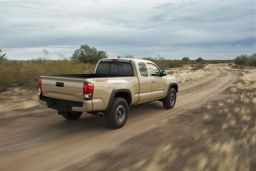  Toyota Tacoma TRD Off-Road Access Cab 2015 года  (фото 6 из 27)